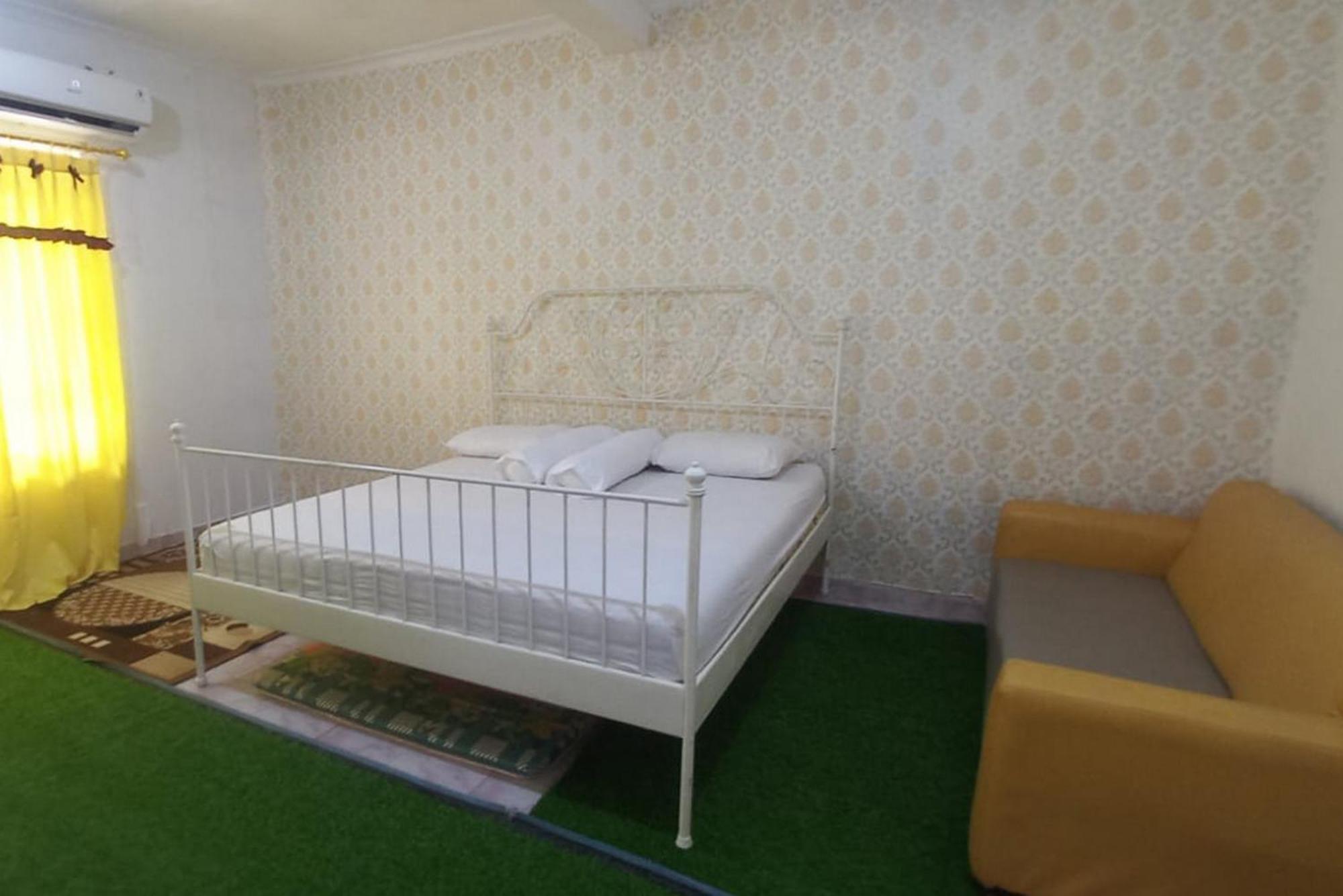 Fortuna Hotel Redpartner Near Exit Tol Paiton ภายนอก รูปภาพ